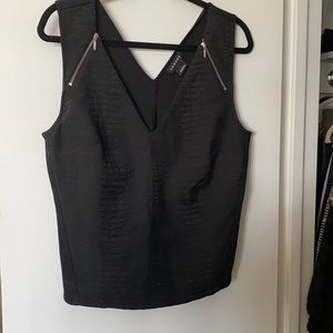 Black cropped shell blouse w/ snake print detail